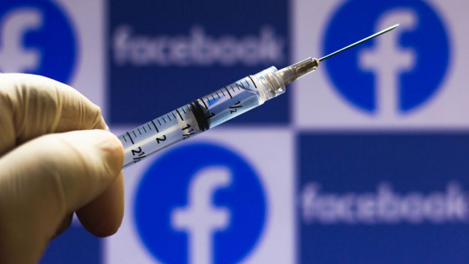 Facebook etiquetará las publicaciones de vacunas para combatir la desinformación del COVID-19