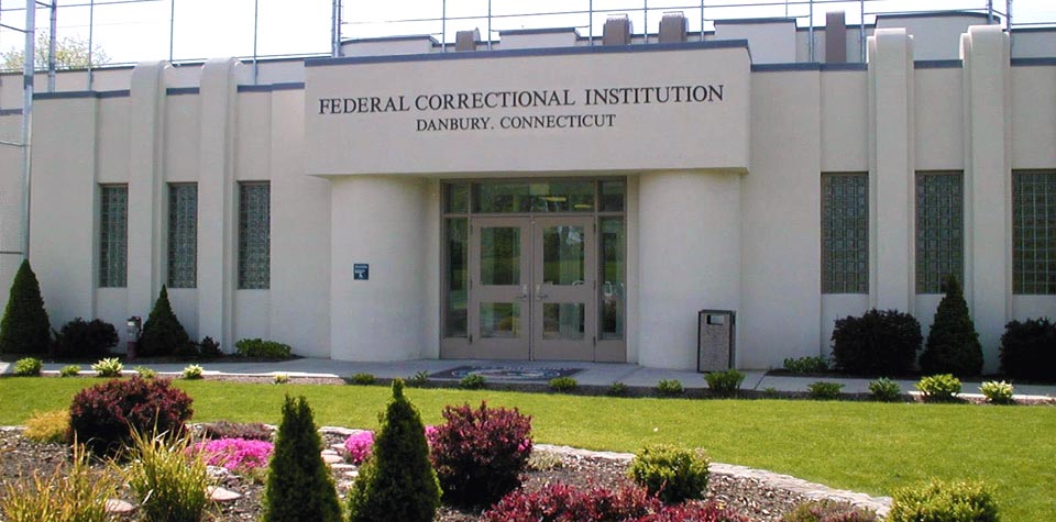 Casi el 40% de los presos de Danbury FCI se niegan a recibir la vacuna COVID-19 Casi el 40% de los presos de Danbury FCI se niegan a recibir la vacuna COVID-19