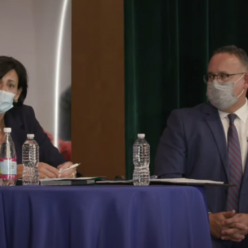 5 estados enfrentan investigaciones federales por prohibición de máscaras. 5 estados enfrentan investigaciones federales por prohibición de máscaras.